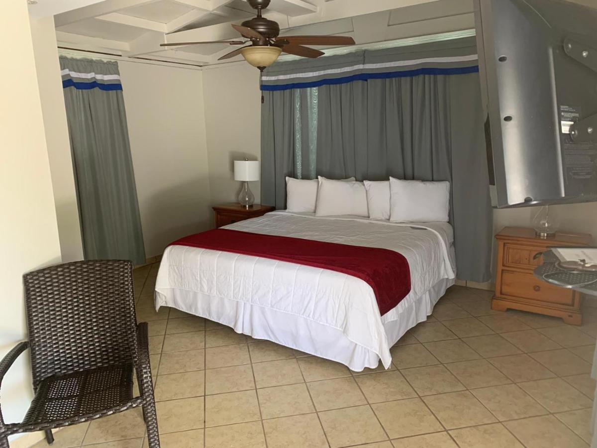 סלינס Full Moon Hotel & Restaurant מראה חיצוני תמונה