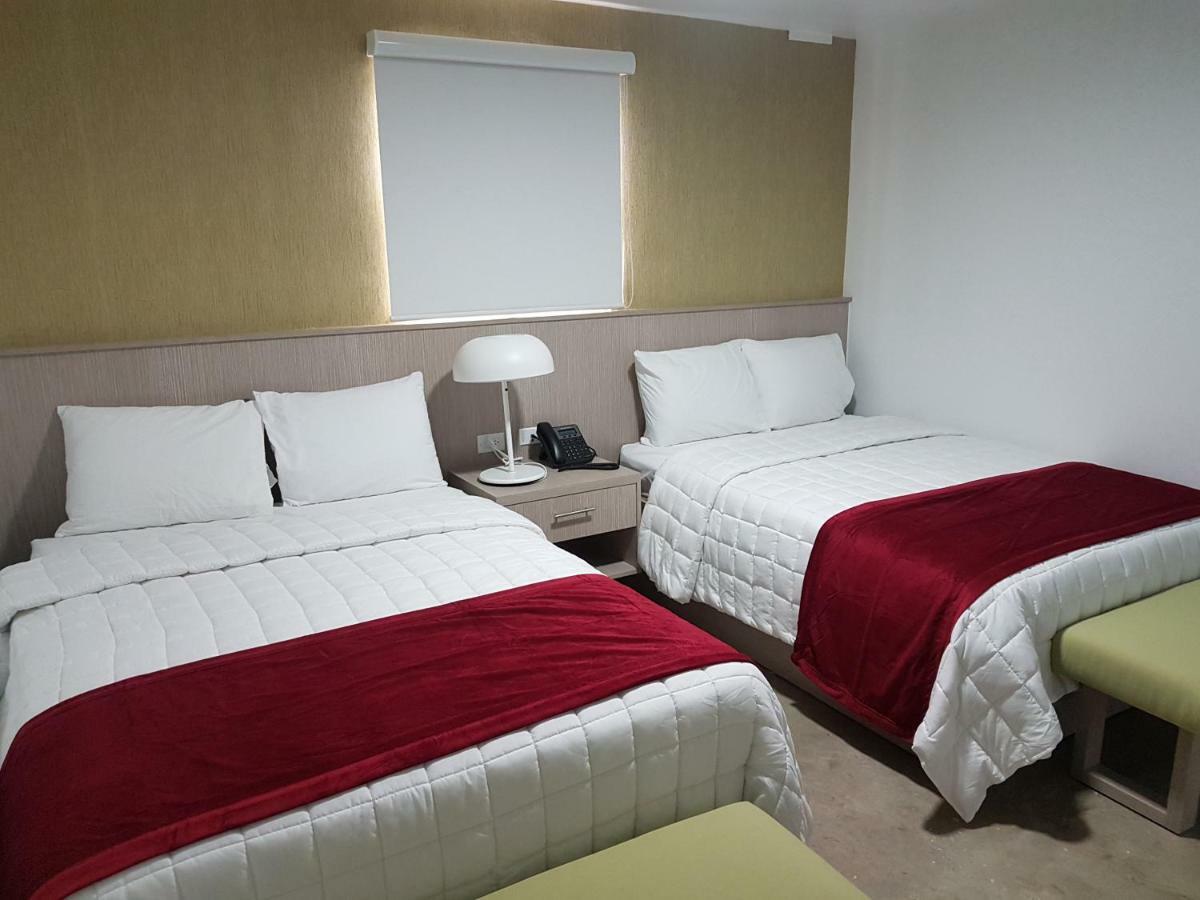 סלינס Full Moon Hotel & Restaurant מראה חיצוני תמונה